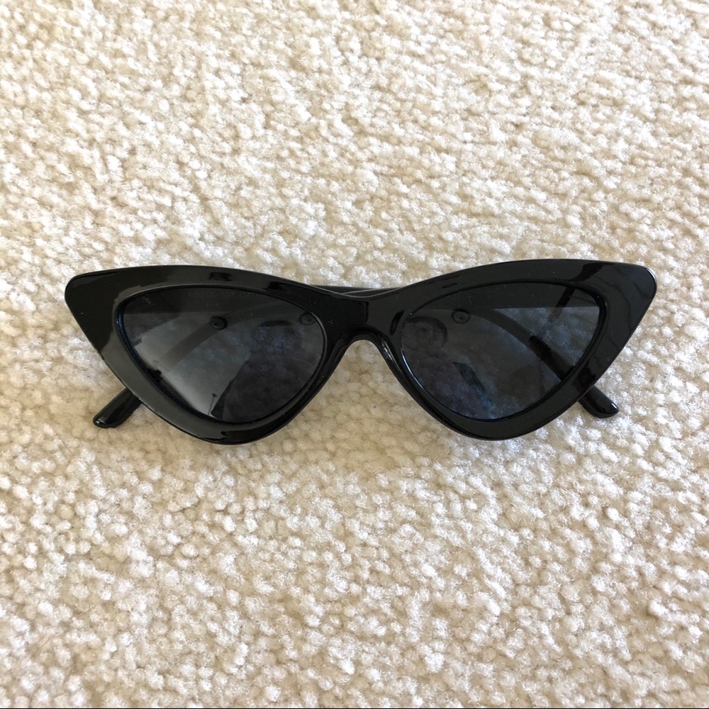 vintage and retro black cat eye sunglasses - Picture 2 of 2